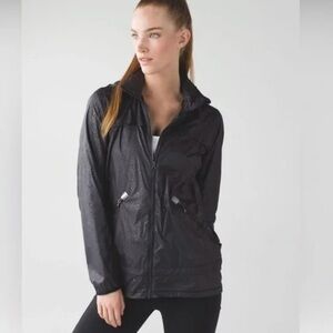 Lululemon Miss Misty II Packable Jacket Desert Snake Embossed Black / Black